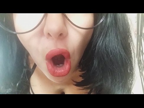 ❤️ Schatz, deng Stiefmamm léisst dech haut net an d'Schoul goen... Ech brauch dech ze vill... Fuckvideo bei eis ﹏