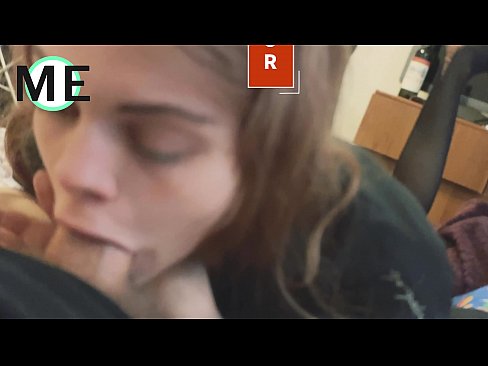 ❤️ Hals Dick, zerräissen Strumpfhosen an zerräissen Fersen schéin ze treffen Fuckvideo bei eis ﹏